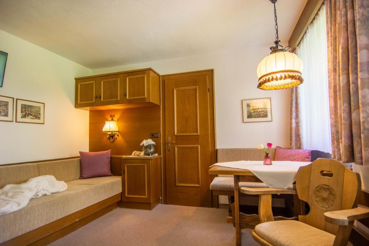 Koecks Bed & Breakfast Galtuer Ngoại thất bức ảnh